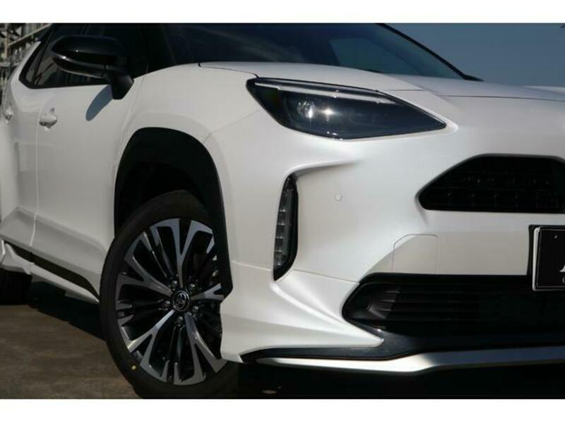 YARIS CROSS
