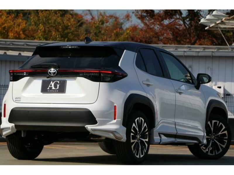 YARIS CROSS