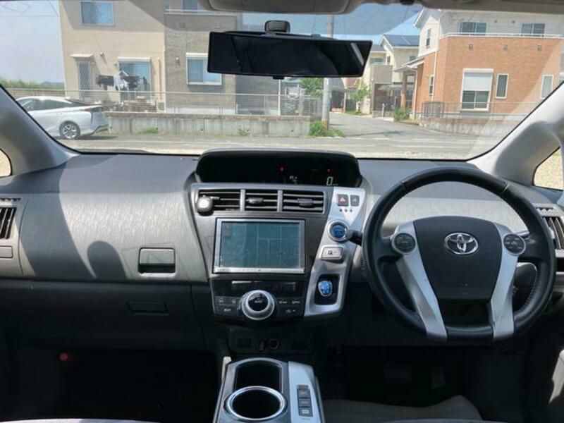 PRIUS ALPHA