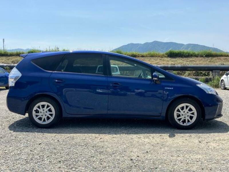 PRIUS ALPHA