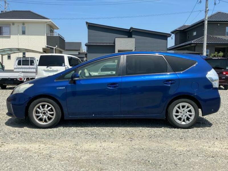PRIUS ALPHA