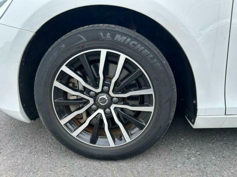 V40