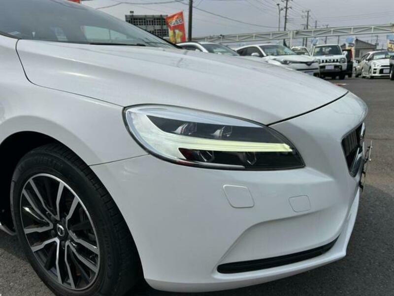 V40