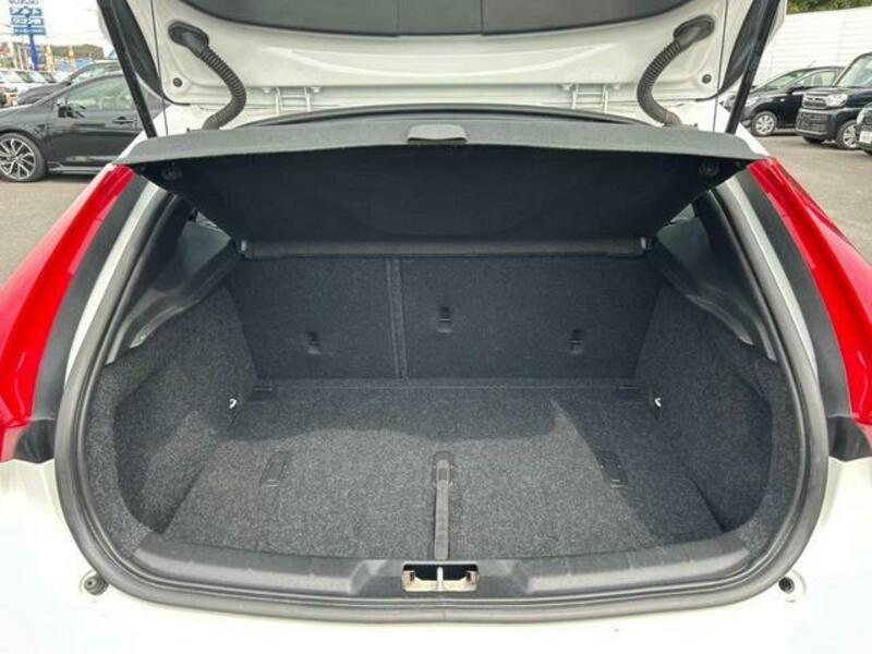 V40
