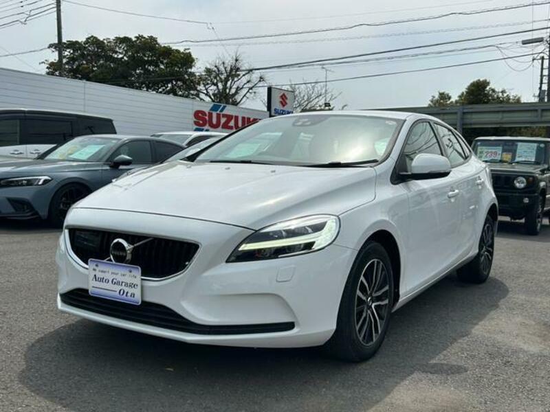 VOLVO V40