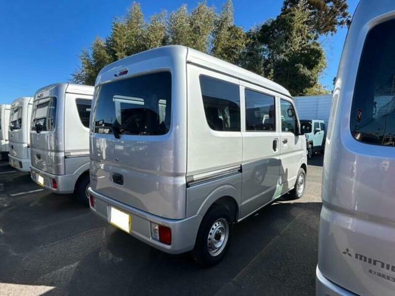 MINICAB VAN