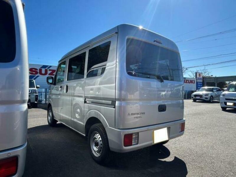 MINICAB VAN