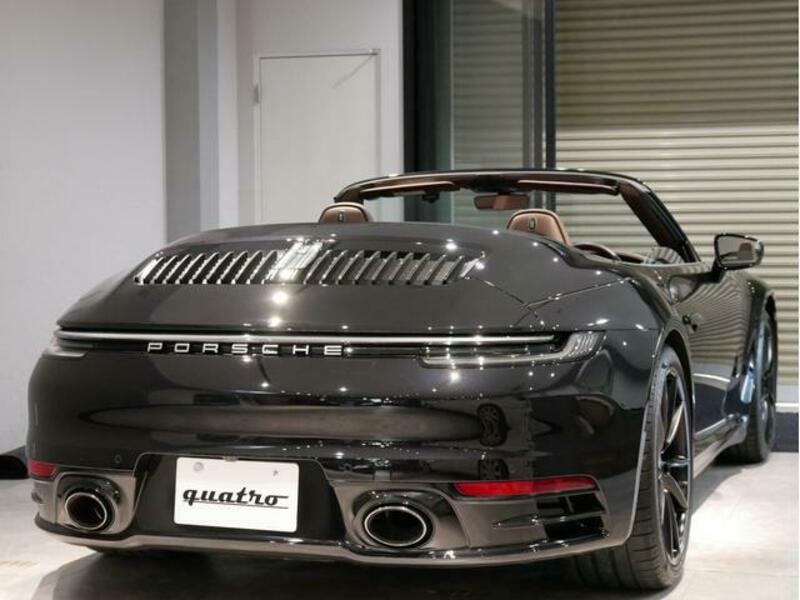 911