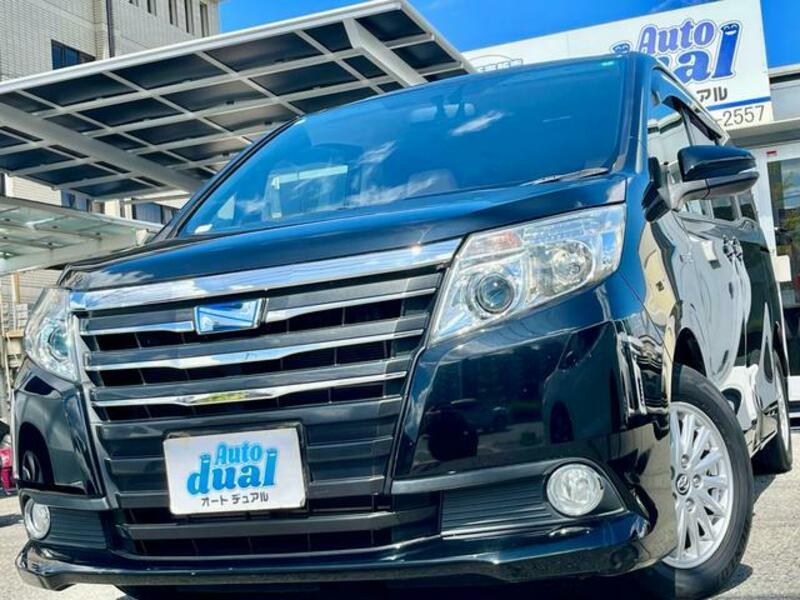 TOYOTA NOAH