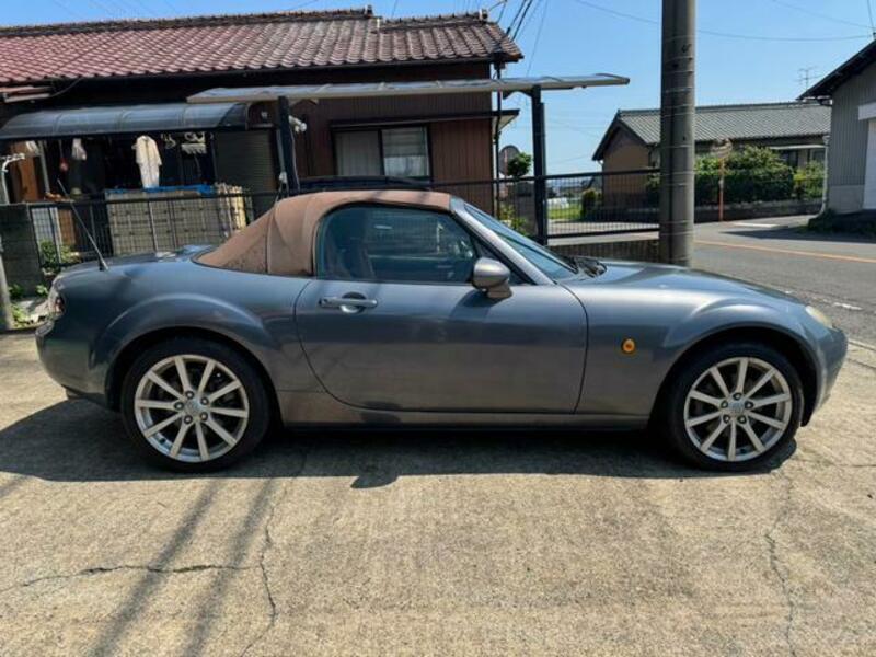 ROADSTER