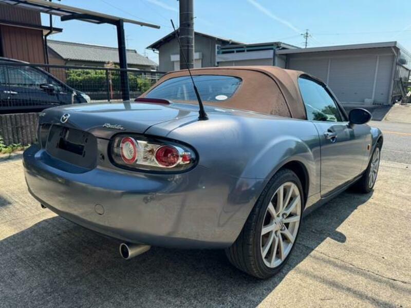ROADSTER