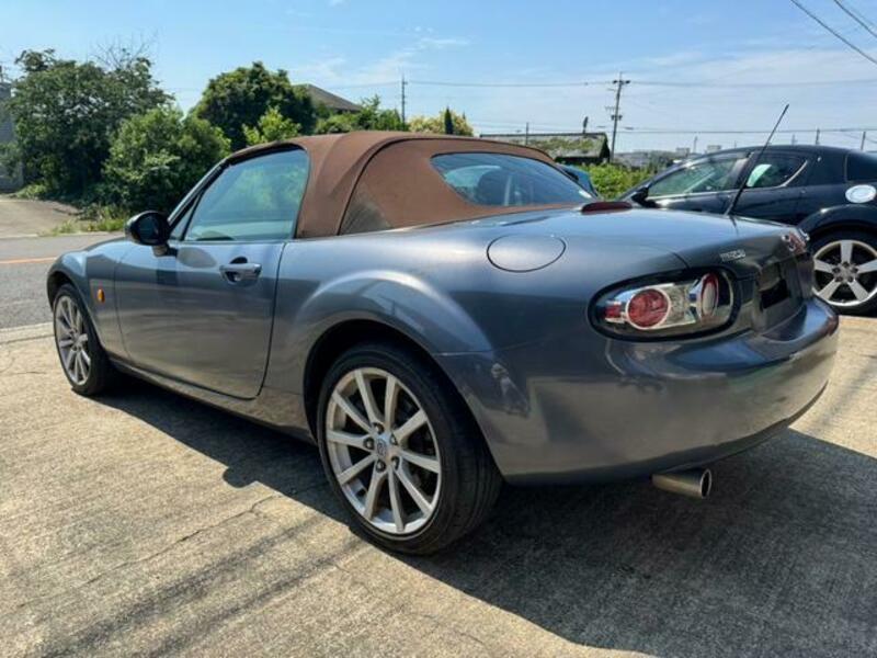 ROADSTER