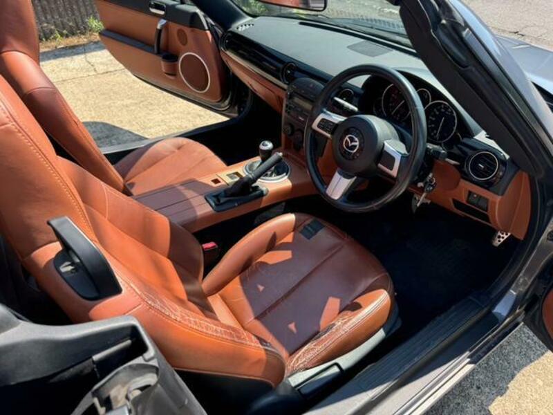 ROADSTER