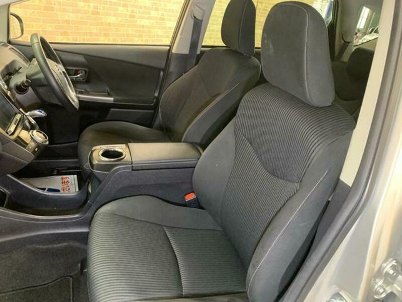 PRIUS ALPHA