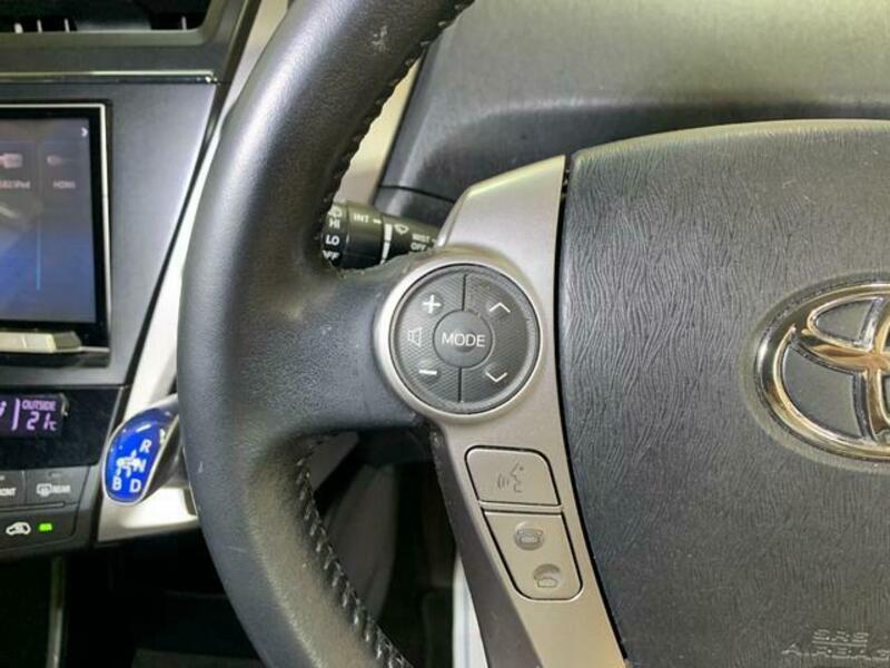 PRIUS ALPHA