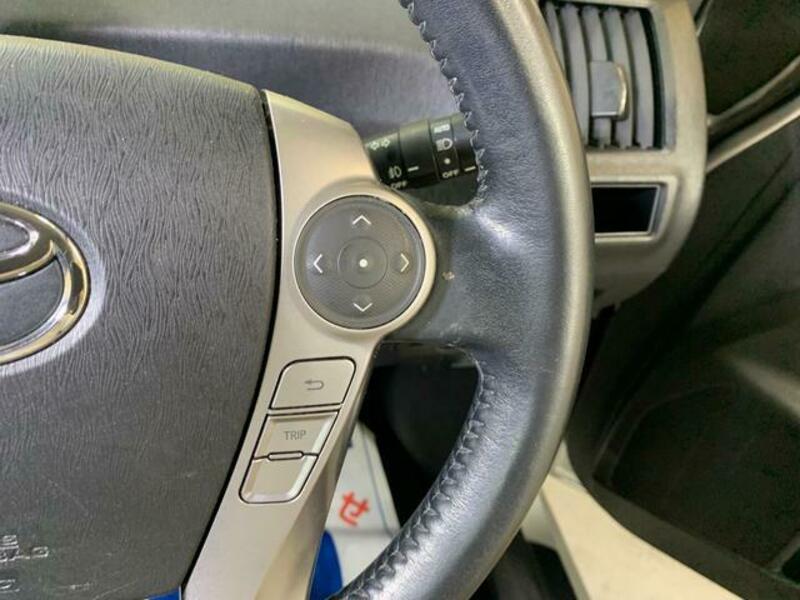 PRIUS ALPHA
