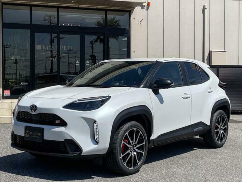 YARIS CROSS
