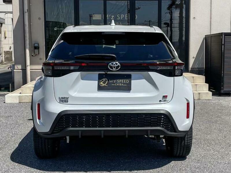 YARIS CROSS