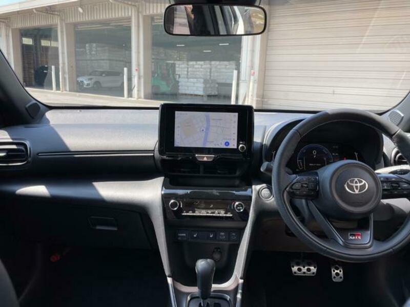YARIS CROSS