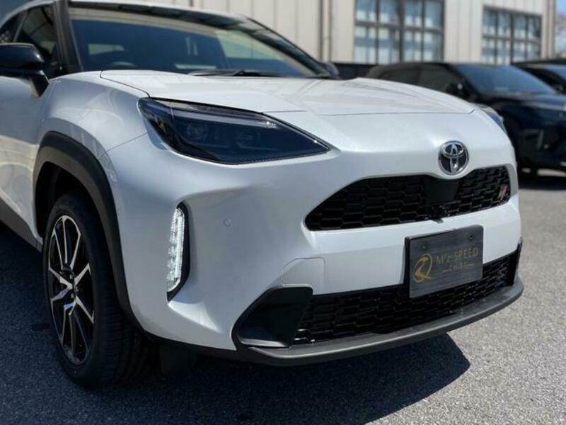 YARIS CROSS