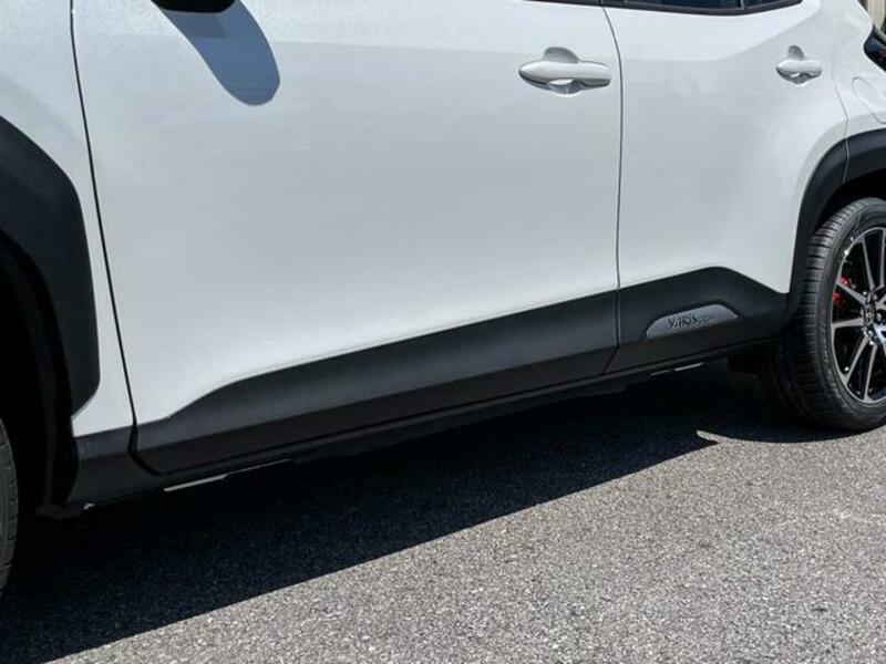 YARIS CROSS