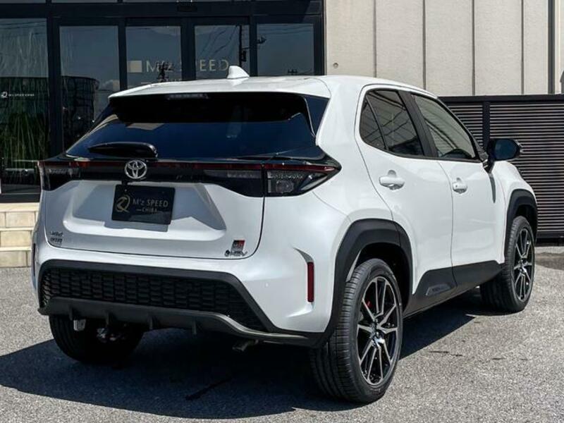 YARIS CROSS
