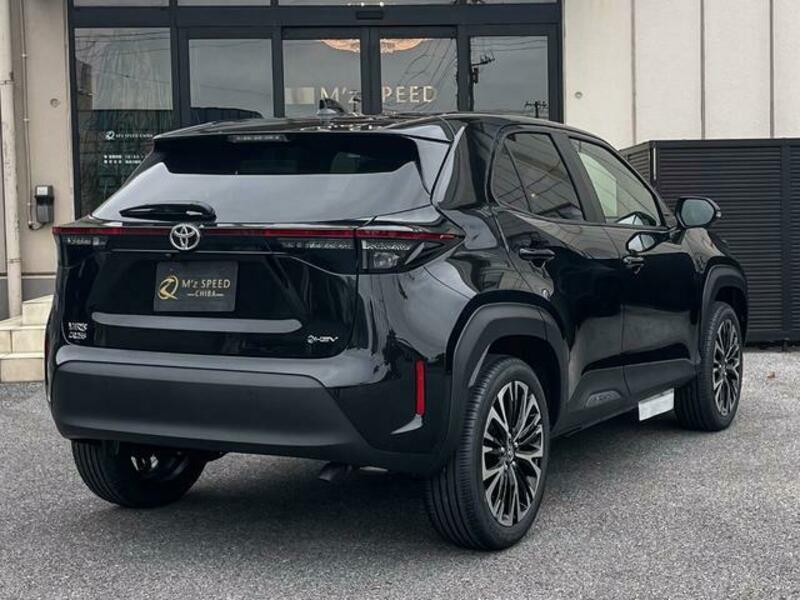 YARIS CROSS