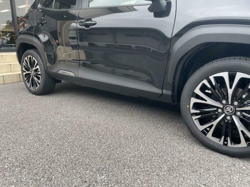 YARIS CROSS