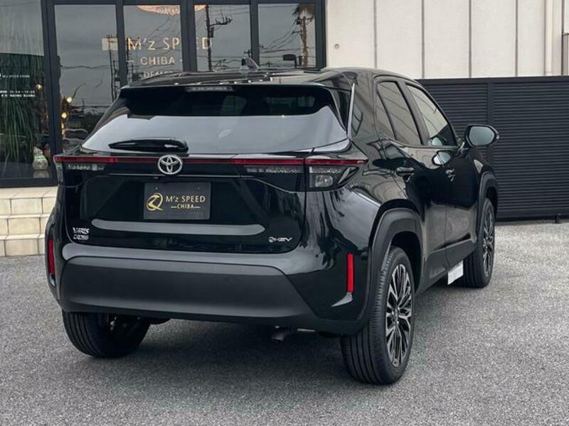 YARIS CROSS