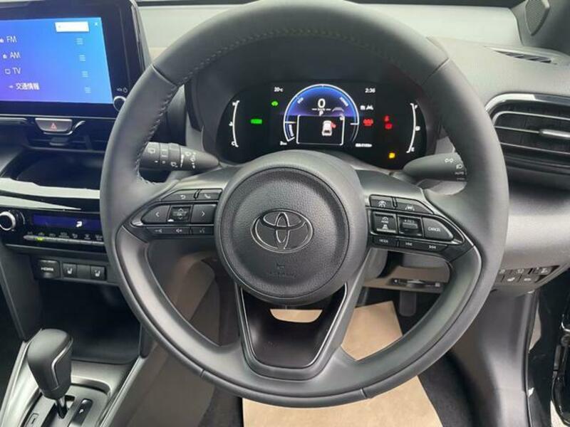 YARIS CROSS