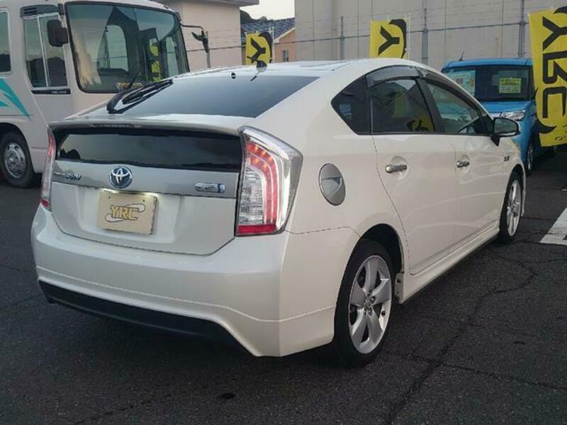 PRIUS PHV