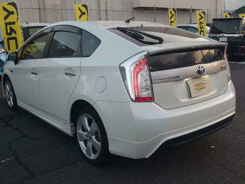 PRIUS PHV