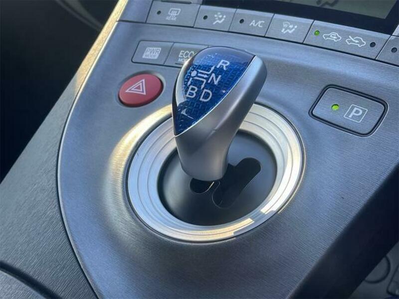 PRIUS PHV