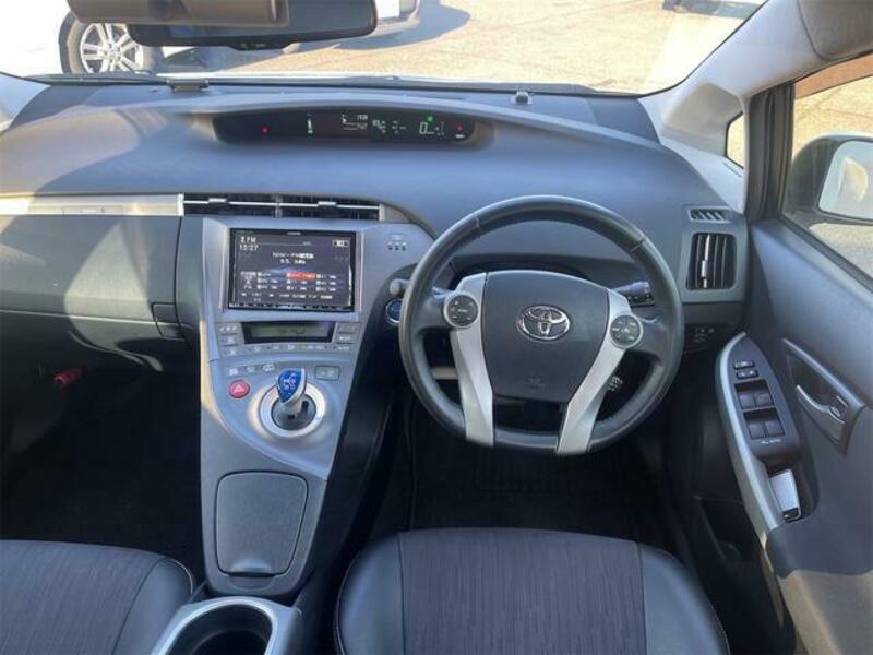 PRIUS PHV