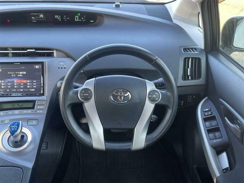 PRIUS PHV