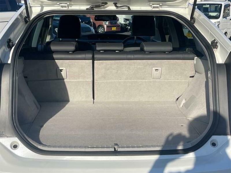 PRIUS PHV