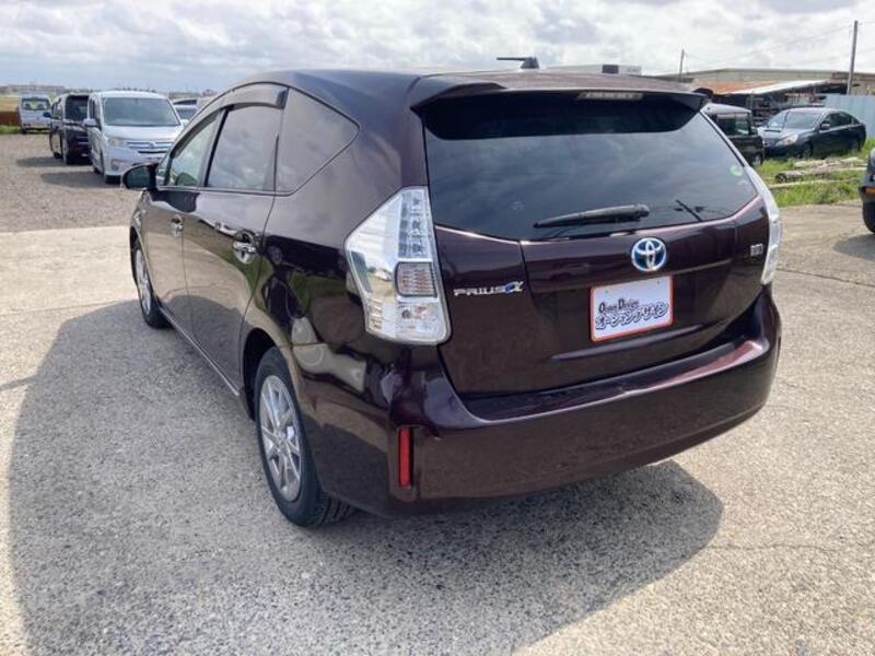 PRIUS ALPHA