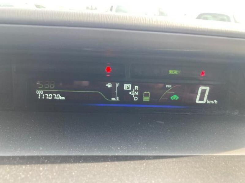 PRIUS ALPHA