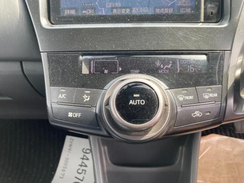 PRIUS ALPHA
