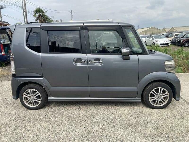 N BOX CUSTOM