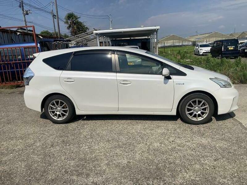 PRIUS ALPHA