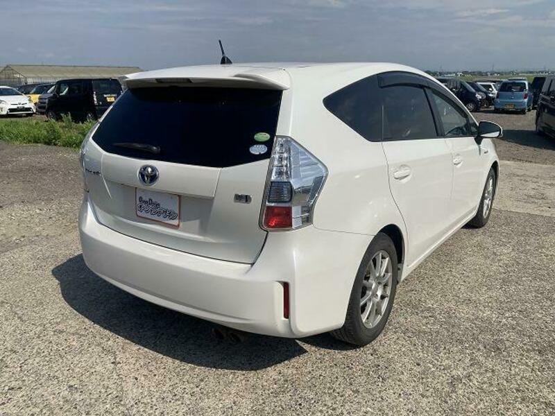 PRIUS ALPHA