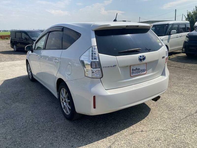 PRIUS ALPHA
