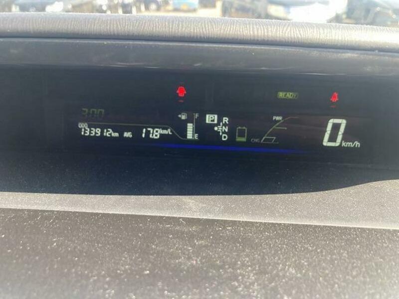 PRIUS ALPHA