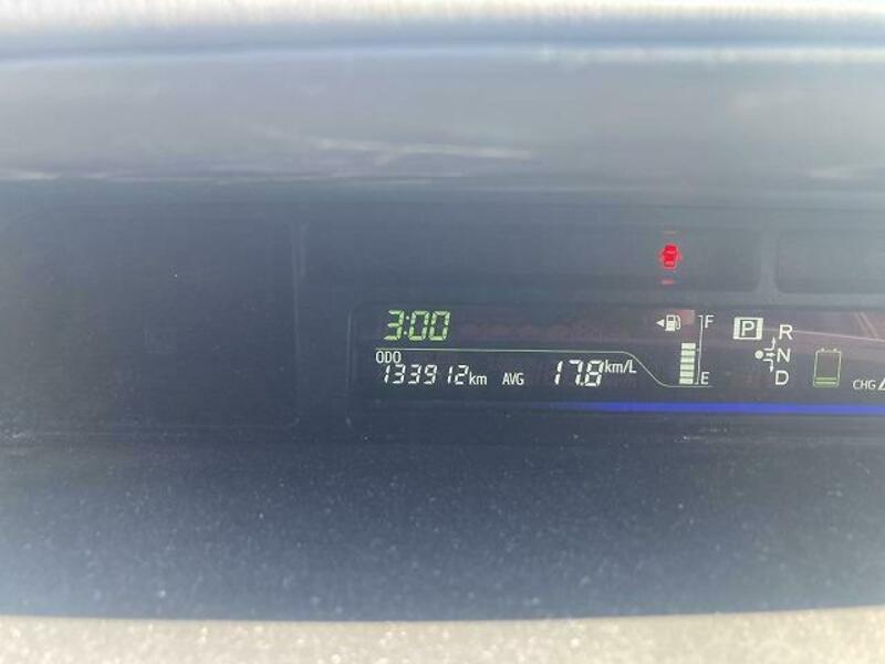 PRIUS ALPHA