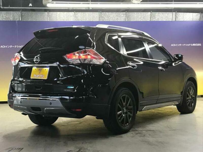 X-TRAIL