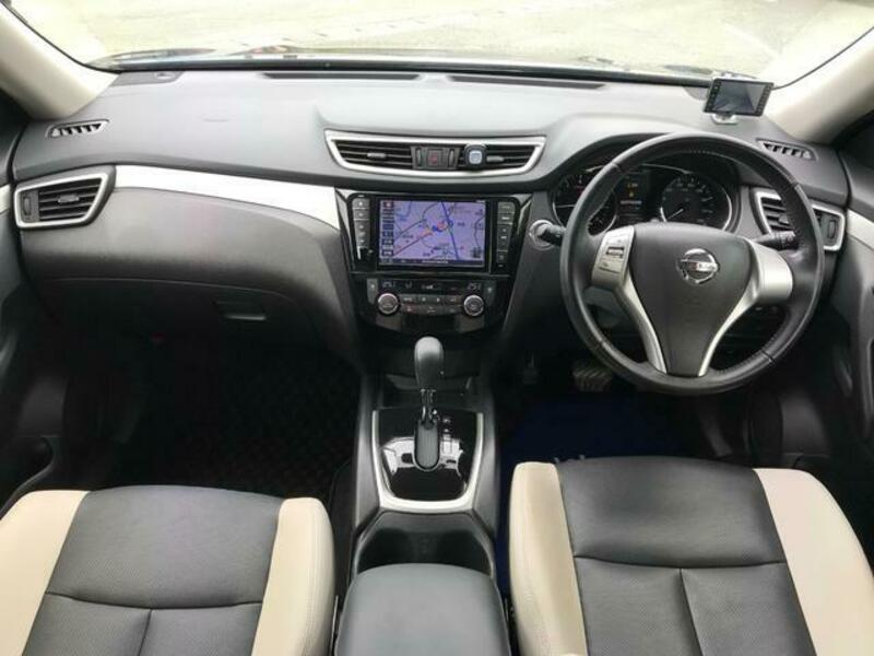 X-TRAIL