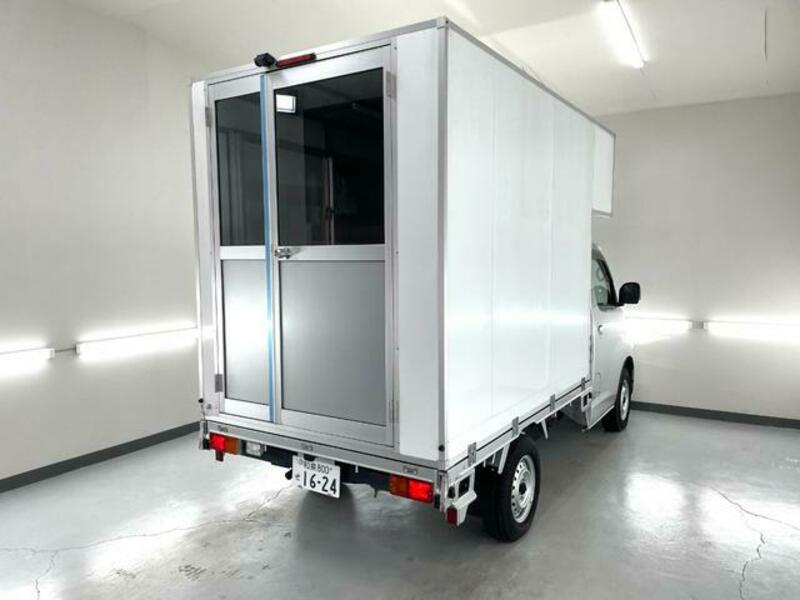 TOWNACE TRUCK