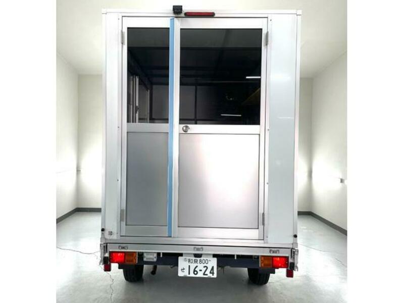 TOWNACE TRUCK