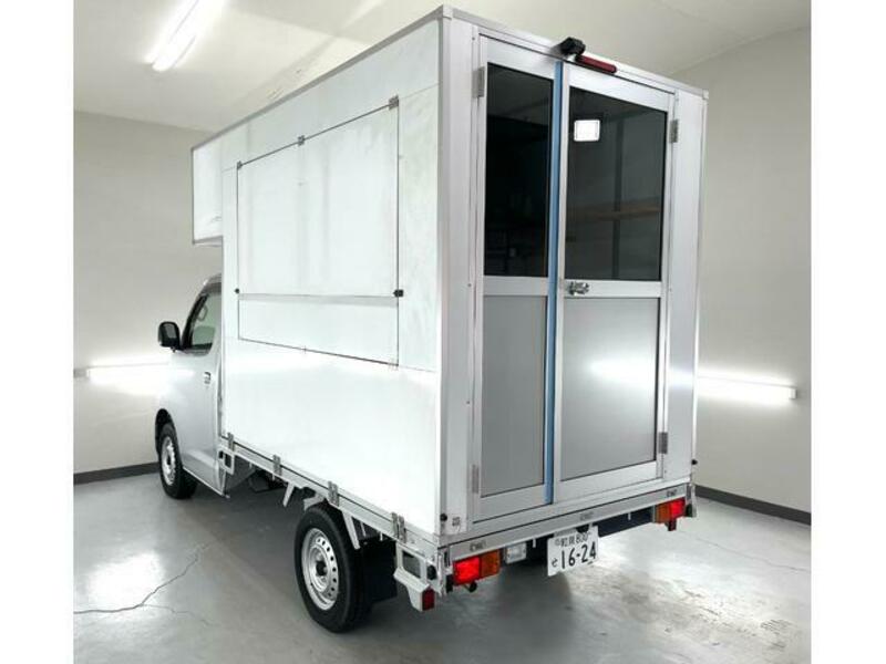 TOWNACE TRUCK
